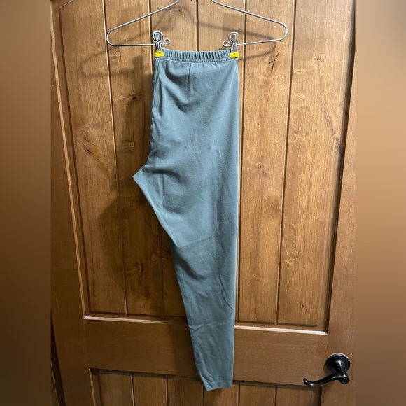 3 pc. J. Jill Sleeveless top & leggings Medium - Picture 12 of 14